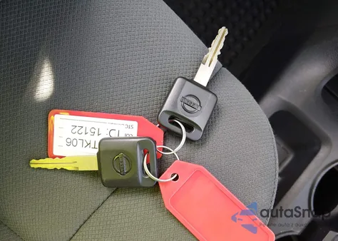 2015 Nissan Nv200 S/Sv z USA, uszkodzony, nr VIN 3N6CM0KN7FK728200